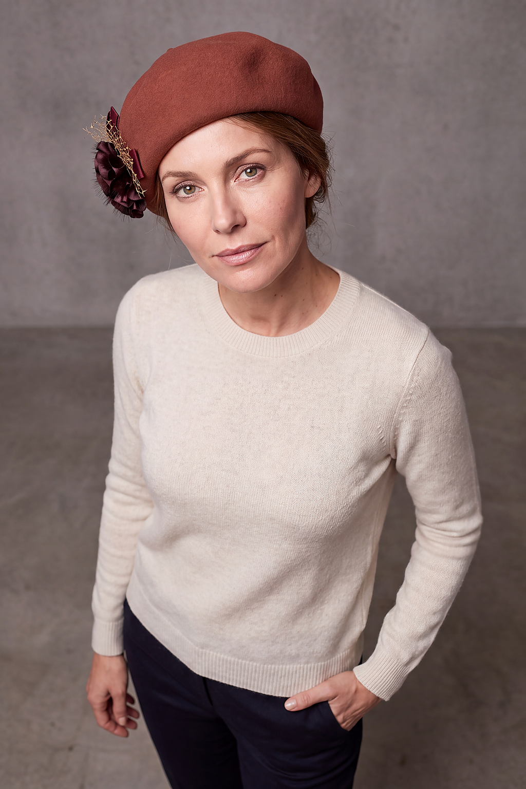 Béret Femme Laine Feutrée à Fleur – Pauline, vue 2