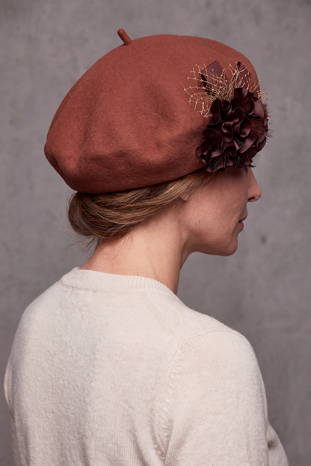 Béret Femme Laine Feutrée à Fleur – Pauline, vue 3