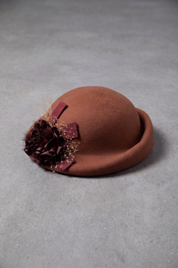 Béret Femme Laine Feutrée à Fleur beige – Pauline