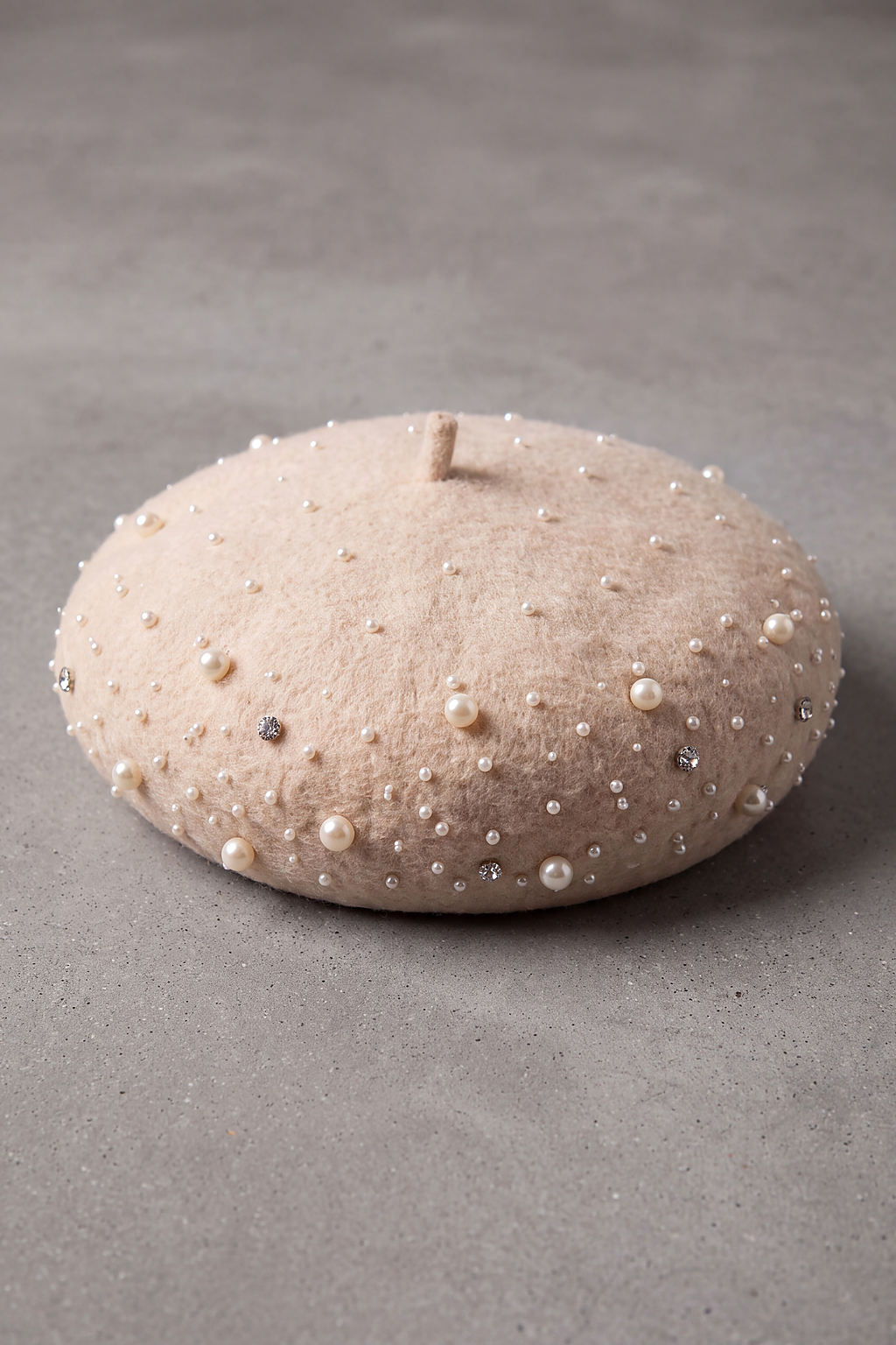 Béret Femme Hiver Orné de Perles beige – Joséphine