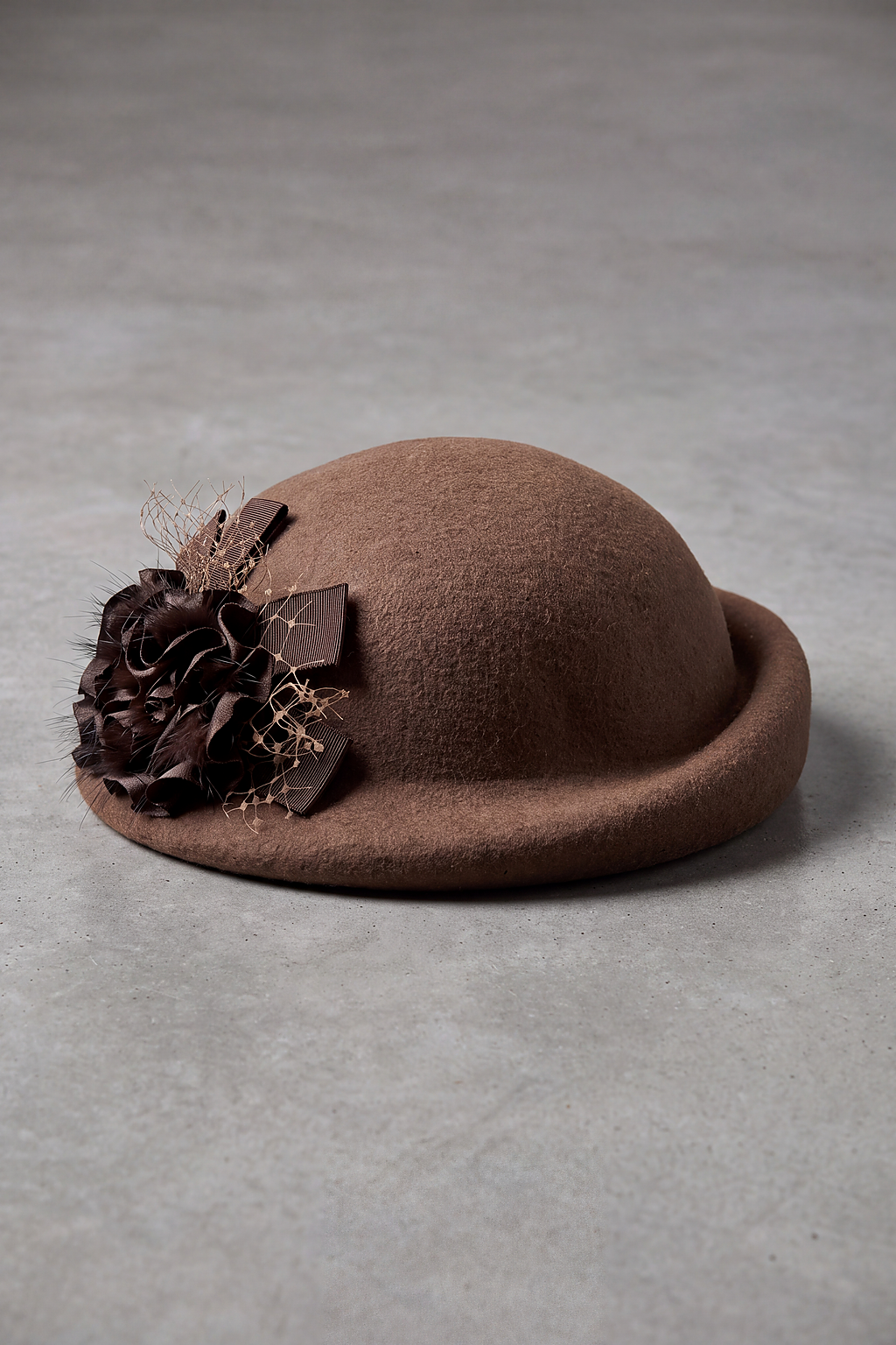 Béret Femme Laine Feutrée à Fleur marron – Pauline