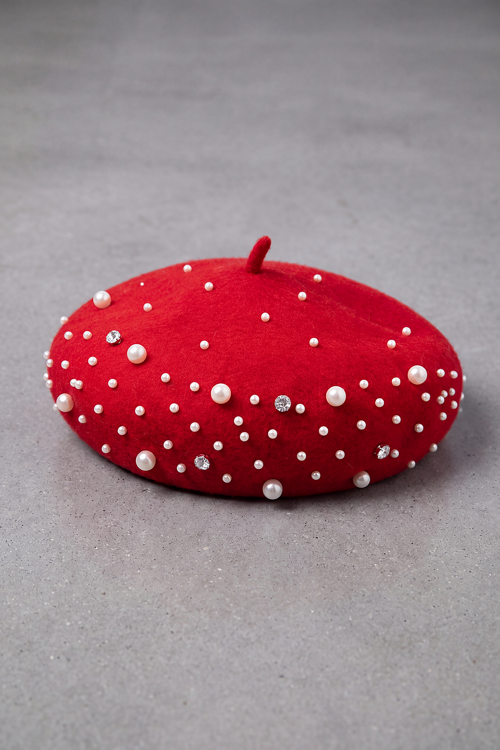 Béret Femme Hiver Orné de Perles rouge – Joséphine