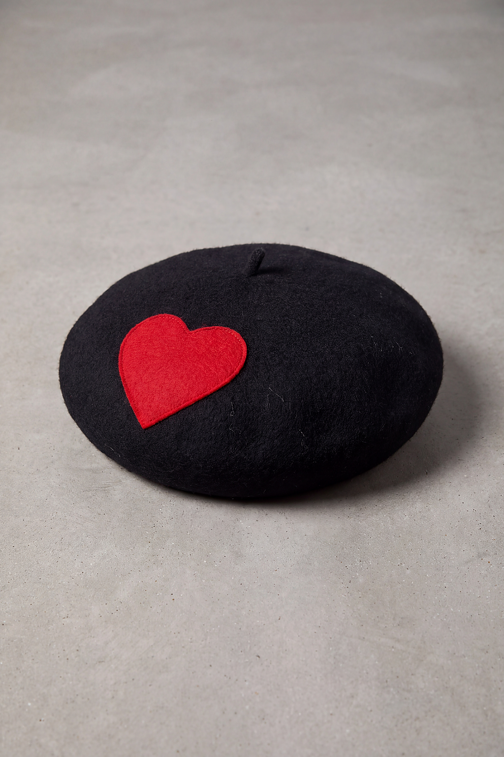 Béret Femme Feutre de Laine Cœur noir coeur rouge – Cupidon